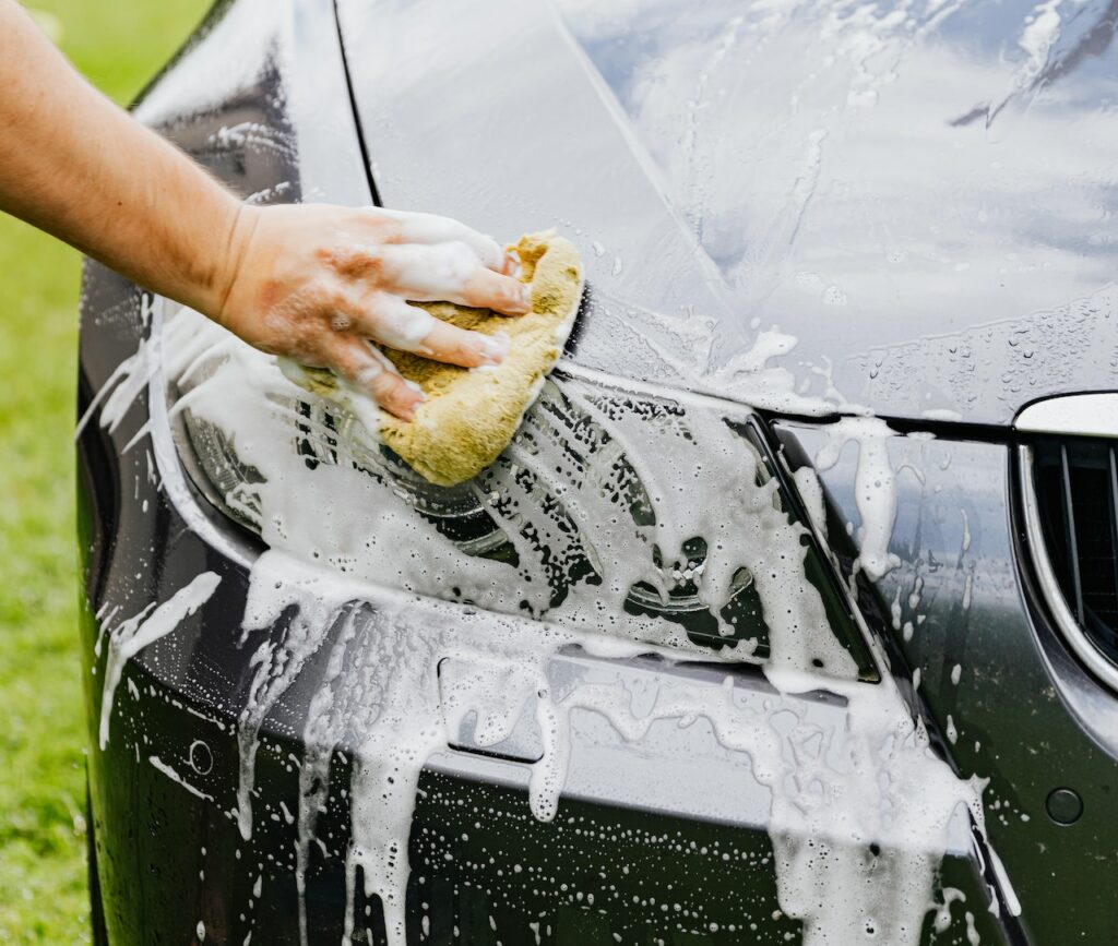 Mousse active pour lavage voiture quels sont les avantages et inconvénients