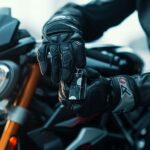 Comment reconnaitre un gant de moto homologué en 2024