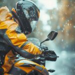 Pourquoi investir dans une combinaison de pluie pour moto